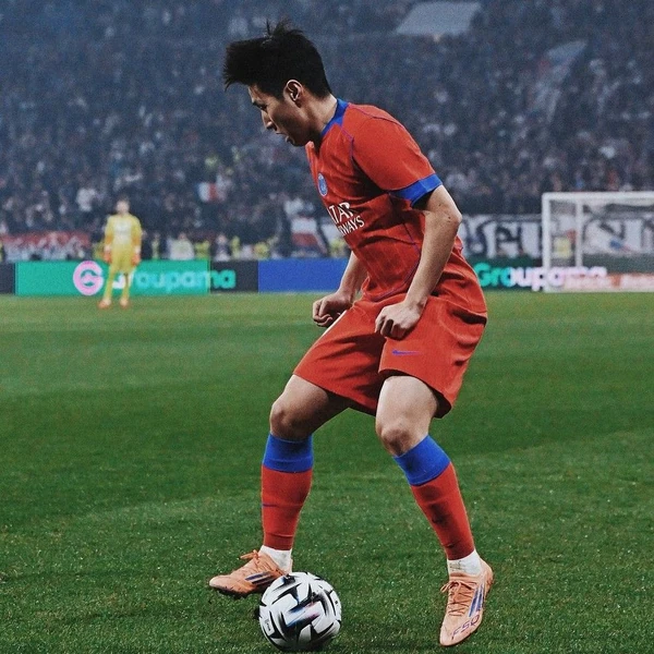 Foto profil terbaik Lee KangIn hari ini di Choeaedol Celeb