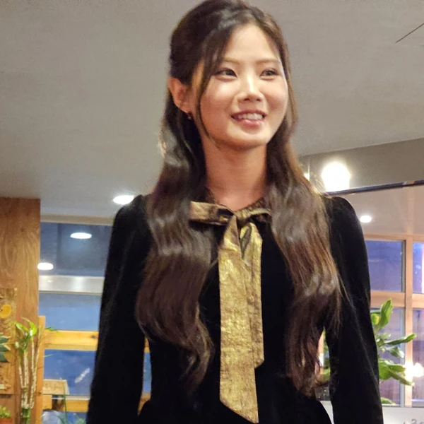 The most loved look of Bae Ahyeon today