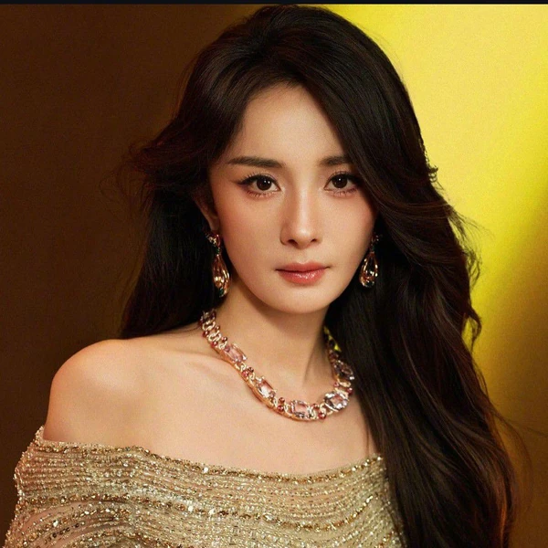 Popular photo full of fans’ love for Yang Mi