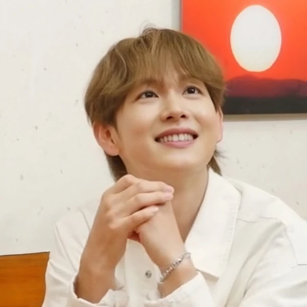 充滿粉絲愛的任時完人氣照片