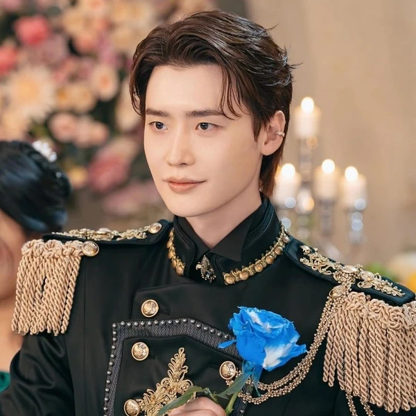 今天最受喜愛的李鍾碩模樣