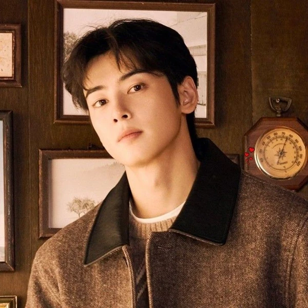 The most loved look of Cha Eunwoo today