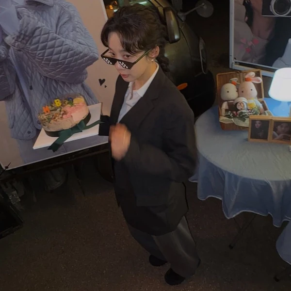 Popular photo full of fans’ love for Lee Chungah