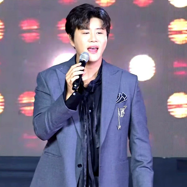 진해성 팬심 가득한 인기 사진