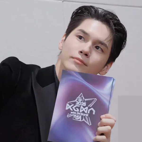 옹성우 팬심 가득한 인기 사진