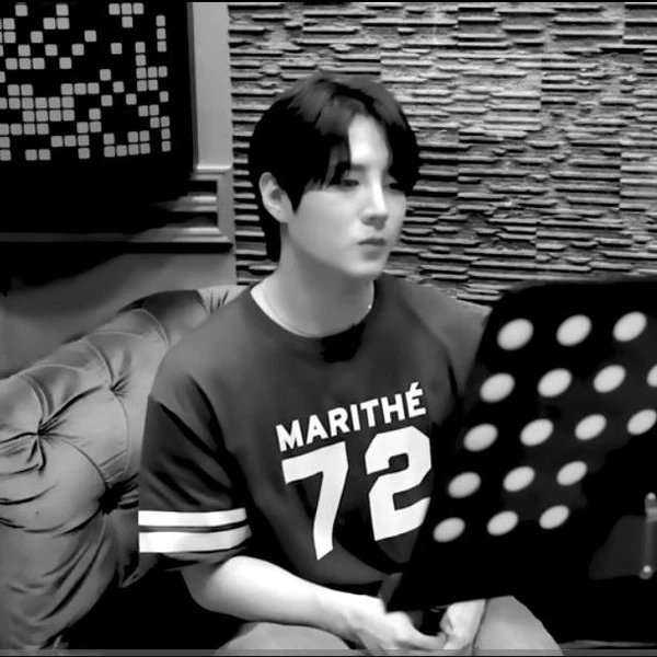 Popular photo full of fans’ love for Kim Jungyeon