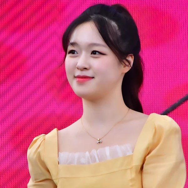 Top moment of Chae Suhyeon chosen by fans