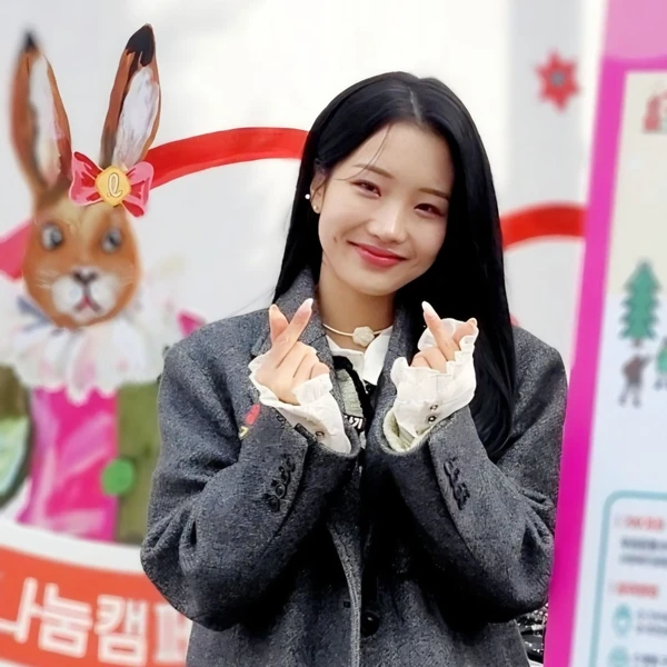 Popular photo full of fans’ love for Kim Soyeon (2004)