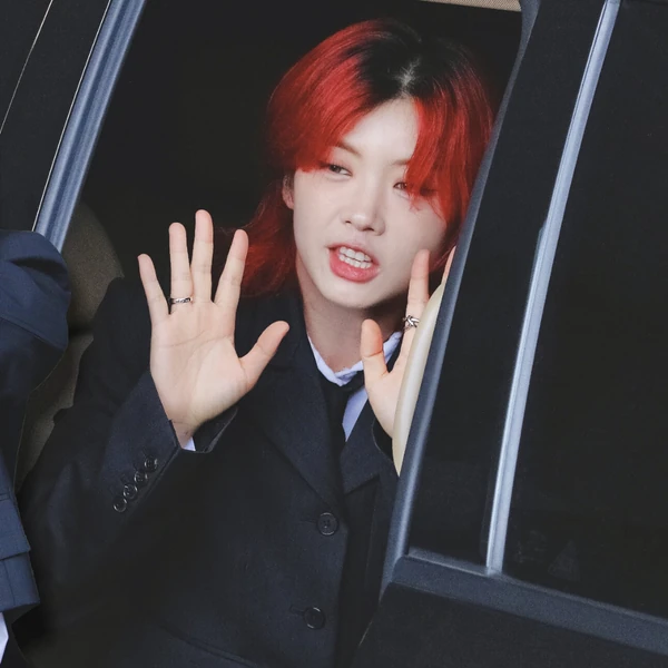 Popular photo full of fans’ love for Aiki