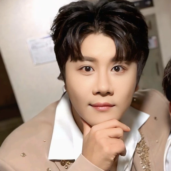 The most loved look of Jin Haesung today