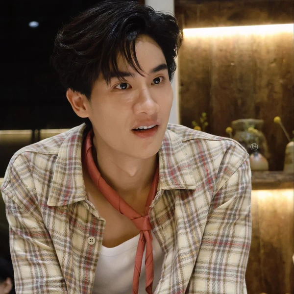 Popular photo full of fans’ love for Tay Tawan Vihokratana