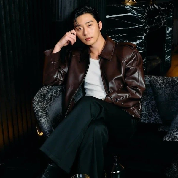 Popular photo full of fans’ love for Park Seojoon