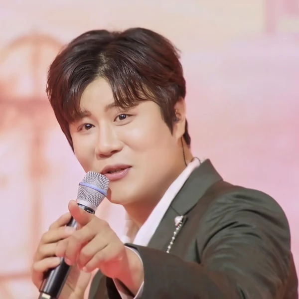 진해성 팬심 가득한 인기 사진