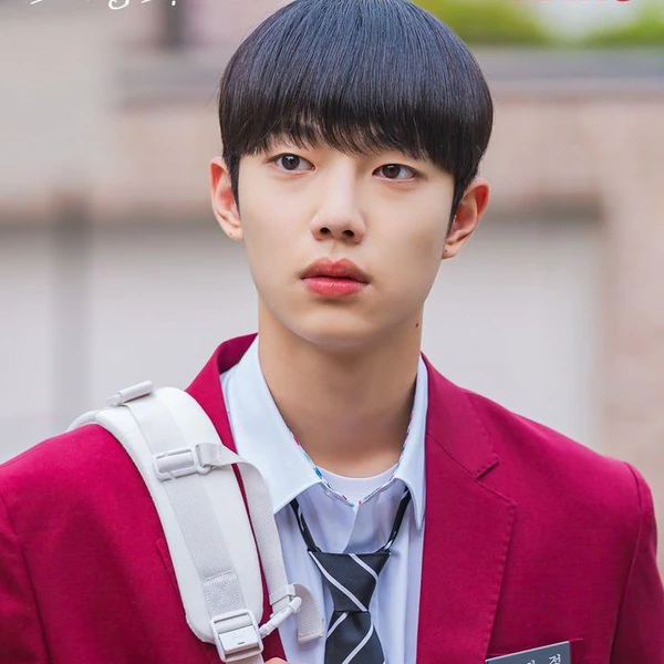 Popular photo full of fans’ love for Cho Junyoung