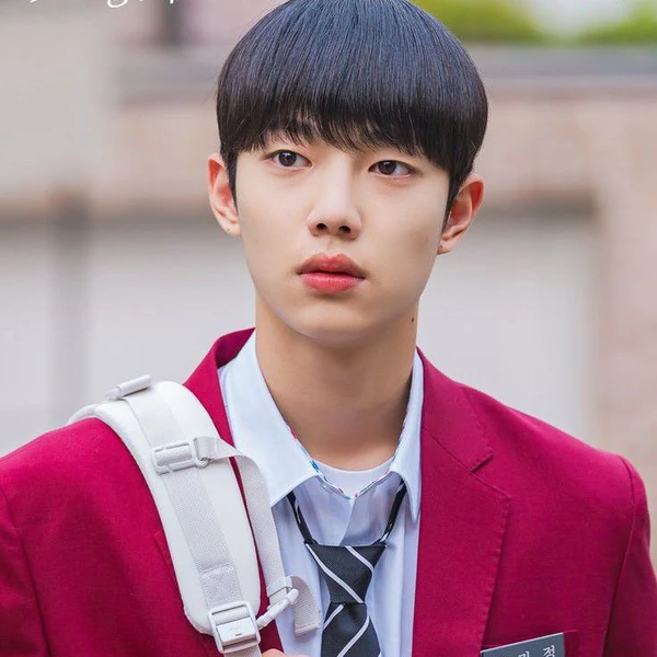 Popular photo full of fans’ love for Cho Junyoung