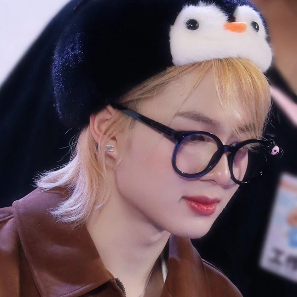 Popular photo full of fans’ love for NuNew