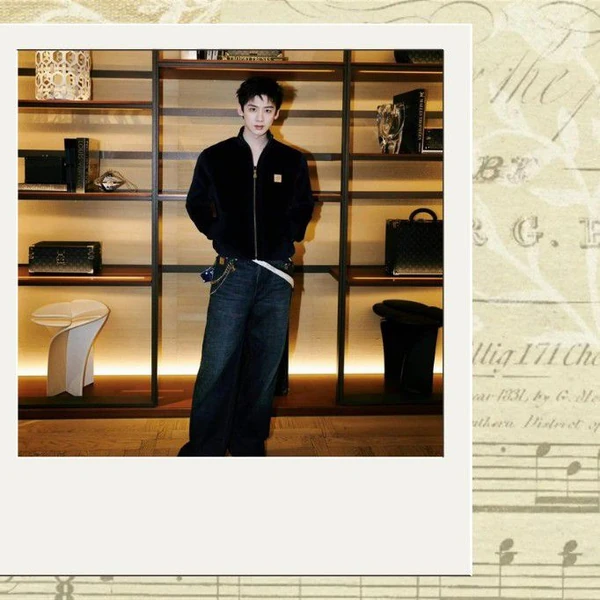 Popular photo full of fans’ love for Bai Jingting