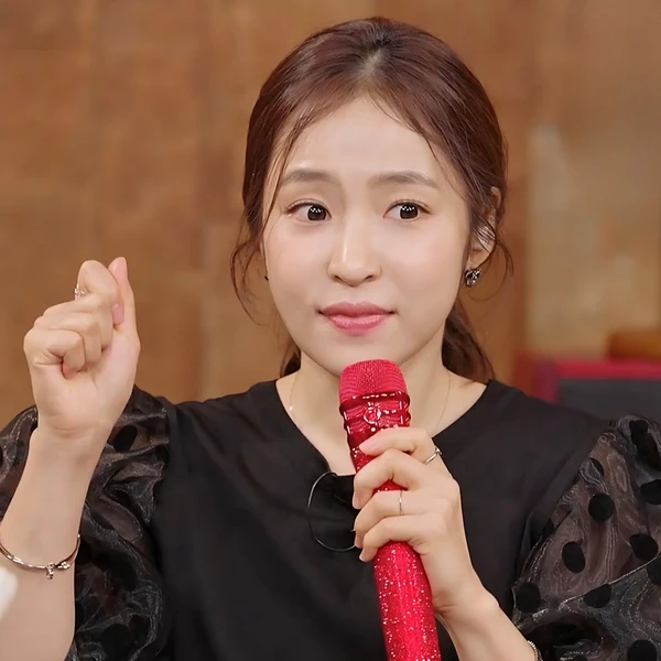 The most loved look of Hong Ja today