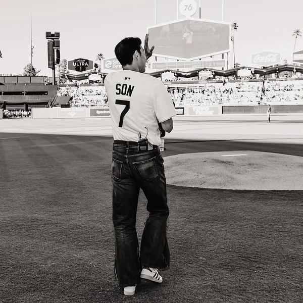 Foto profil terbaik Son Heungmin hari ini di Choeaedol Celeb