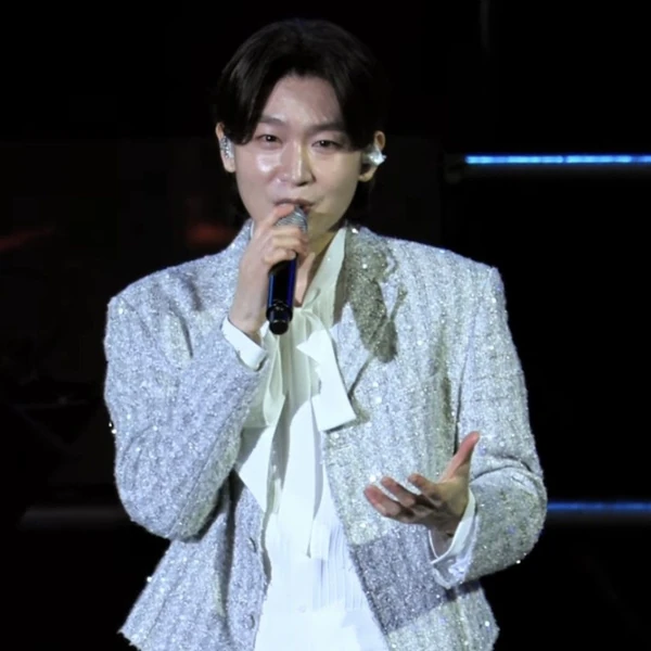 Popular photo full of fans’ love for Kim Yongbin