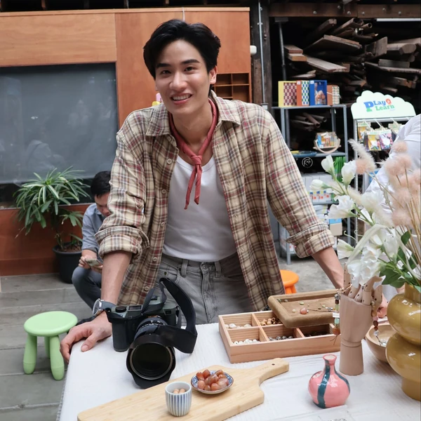 Popular photo full of fans’ love for Tay Tawan Vihokratana