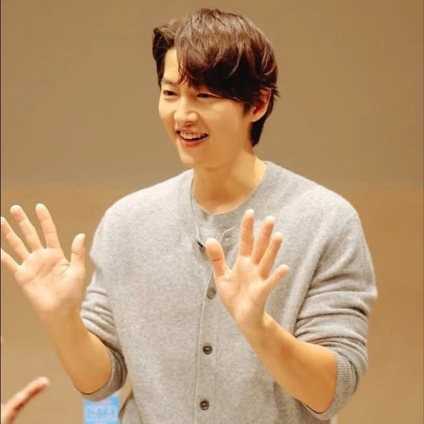 充满粉丝爱意的宋钟基人气照片