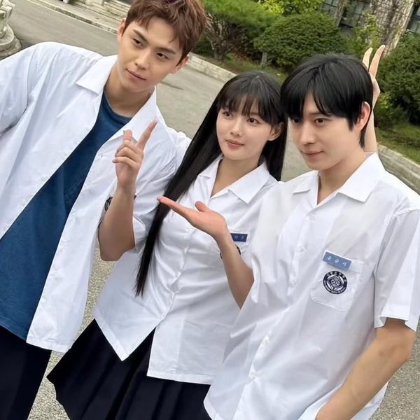 The most loved look of Kim Youngdae today