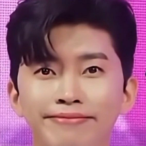 Popular photo full of fans’ love for Lim Youngwoong