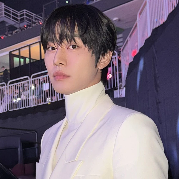 充滿粉絲愛的安孝燮人氣照片