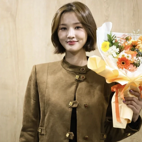 The most loved look of Hwang WooLim today