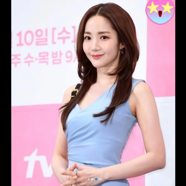 今天最受喜愛的朴敏英模樣