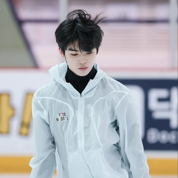 粉丝团打造的闪耀Cha Junhwan瞬间