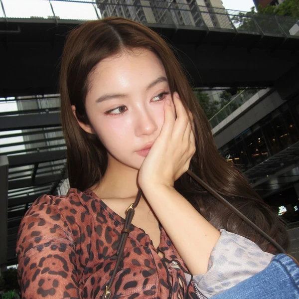 Popular photo full of fans’ love for Namtan Tipnaree Weerawatnodom