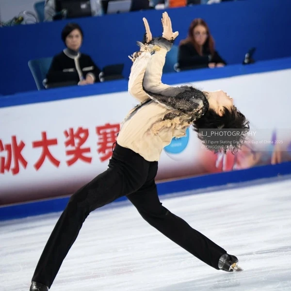 Postingan banner paling populer di komunitas Cha Junhwan