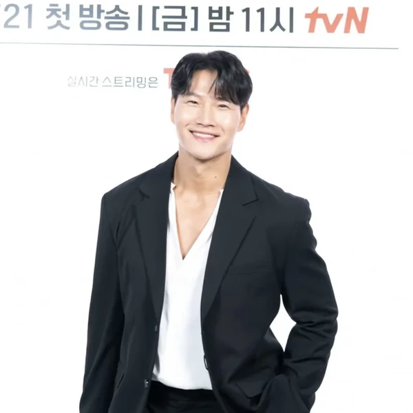 The most loved look of Kim Jongkook today