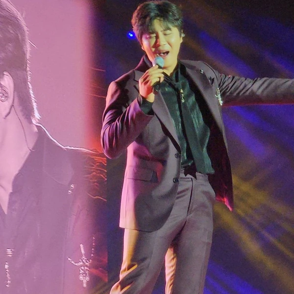 The most loved look of Jin Haesung today