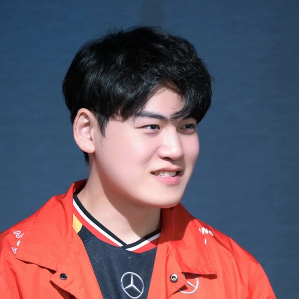 Foto utama yang menunjukkan pesona Gumayusi