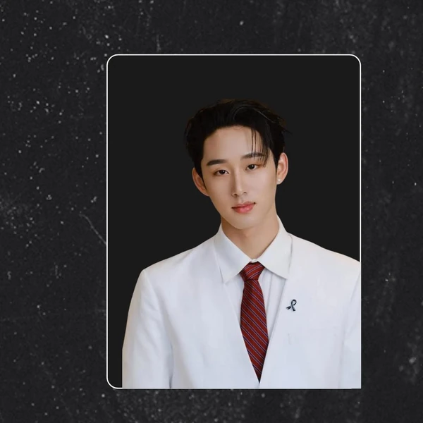 Popular photo full of fans’ love for Est Supha Sangaworawong