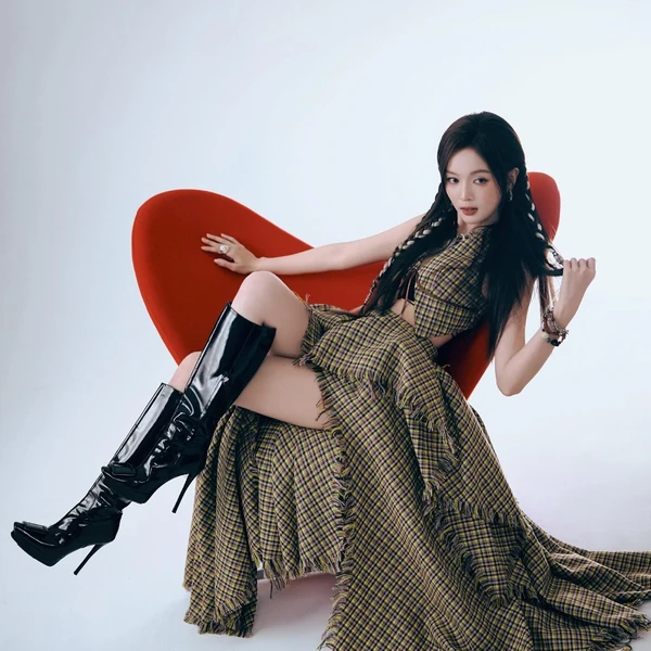 Popular photo full of fans’ love for Wu Xuanyi