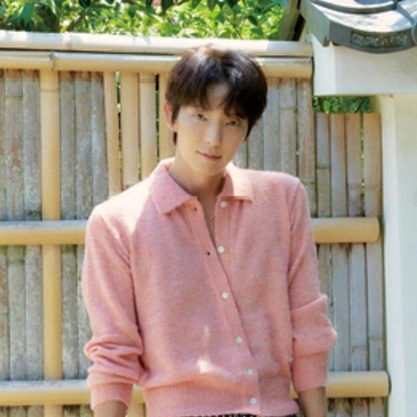 Popular photo full of fans’ love for Lee Joongi