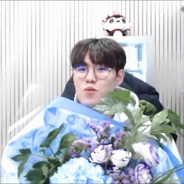 粉丝喜爱的Oner人气头像照片