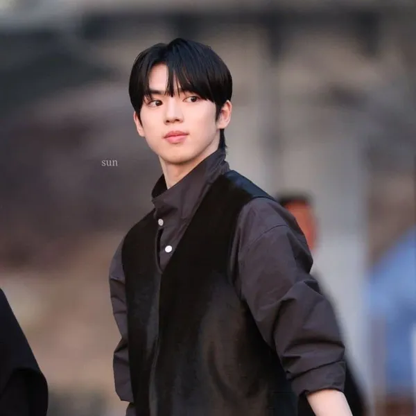 粉丝团打造的Cha Junhwan第一名横幅帖子