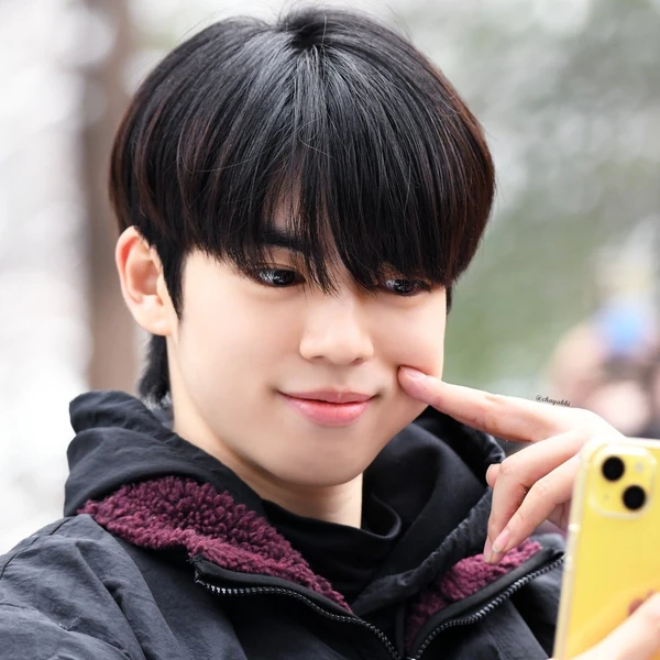 粉丝团打造的闪耀Cha Junhwan瞬间