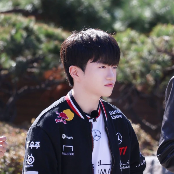 Foto profil terbaik Keria hari ini di Choeaedol Celeb