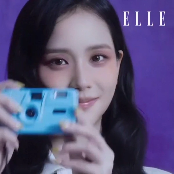 Popular photo full of fans’ love for Jisoo (1995)