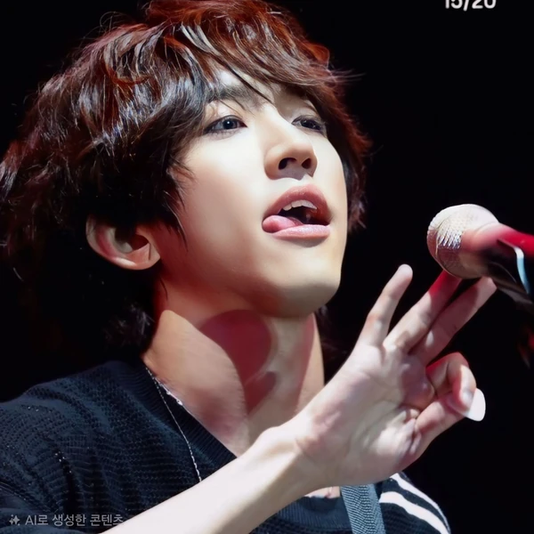 今天最受喜愛的李承允模樣