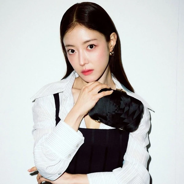 The most loved look of Lee Seyoung today