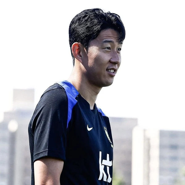 Foto profil populer Son Heungmin yang disukai penggemar