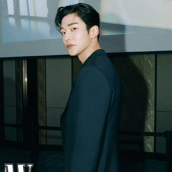 Penampilan Rowoon yang paling disukai hari ini