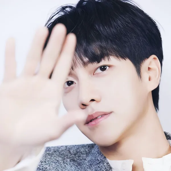 充滿粉絲愛的李昇基人氣照片